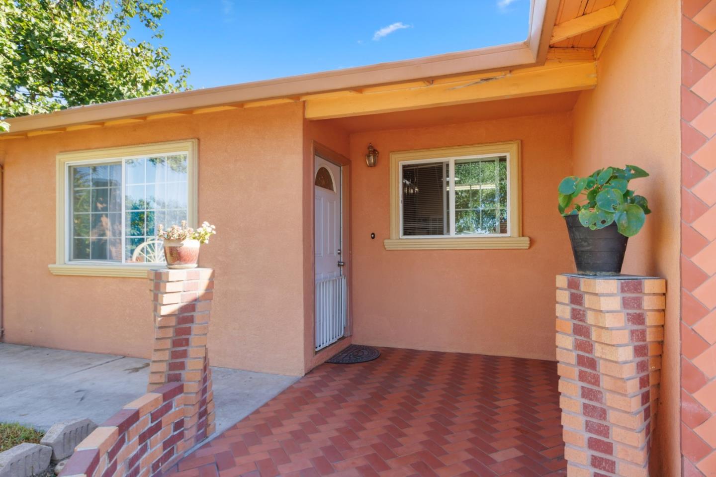 Detail Gallery Image 10 of 36 For 4138 San Miguel Way, San Jose,  CA 95111 - 4 Beds | 3 Baths