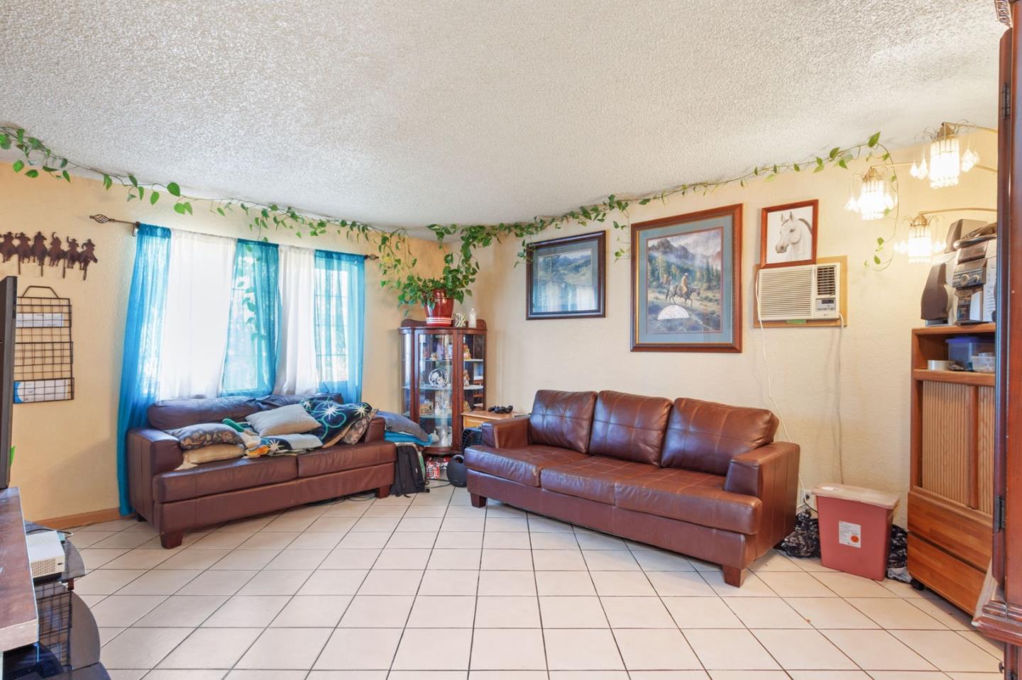 Detail Gallery Image 13 of 36 For 4138 San Miguel Way, San Jose,  CA 95111 - 4 Beds | 3 Baths