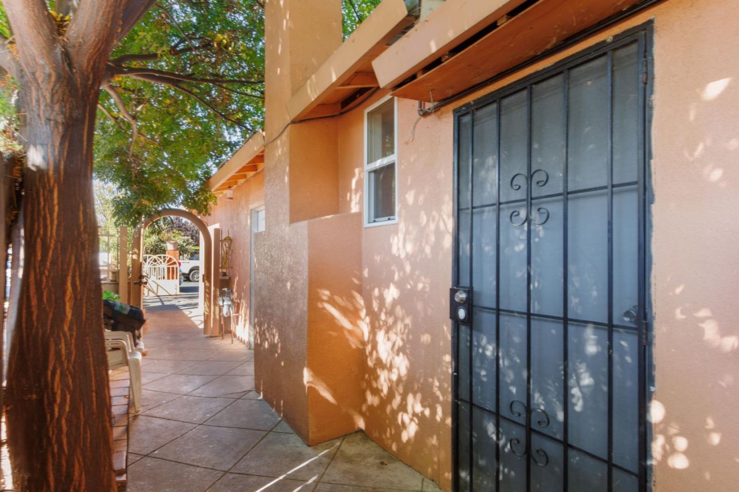 Detail Gallery Image 33 of 36 For 4138 San Miguel Way, San Jose,  CA 95111 - 4 Beds | 3 Baths