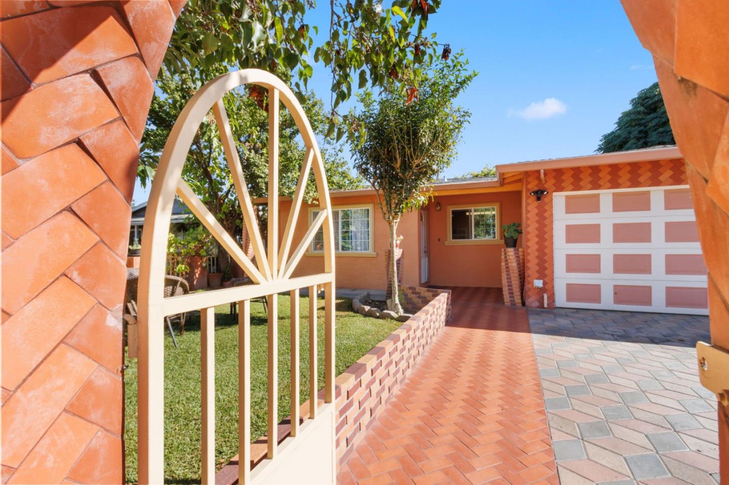 Detail Gallery Image 8 of 36 For 4138 San Miguel Way, San Jose,  CA 95111 - 4 Beds | 3 Baths