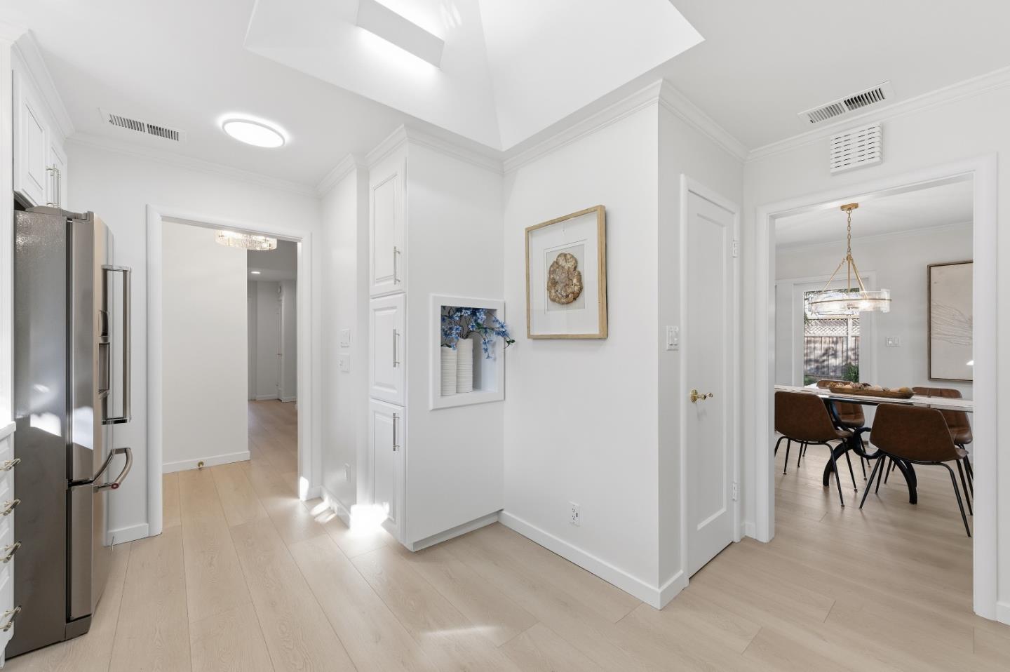 Detail Gallery Image 17 of 65 For 1023 Mercedes Ave, Los Altos,  CA 94022 - 4 Beds | 3 Baths