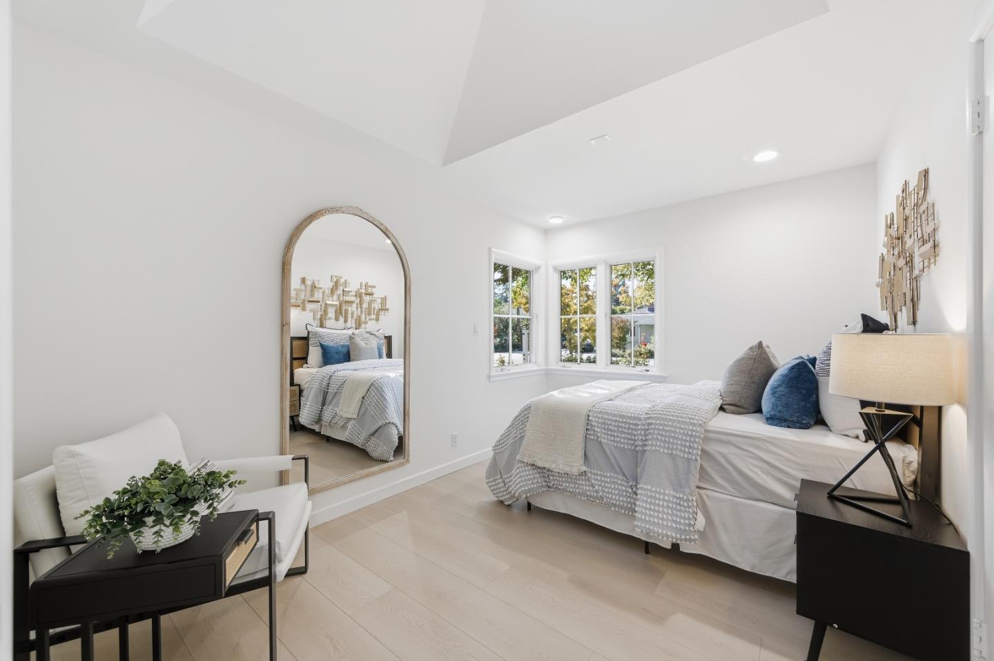 Detail Gallery Image 29 of 65 For 1023 Mercedes Ave, Los Altos,  CA 94022 - 4 Beds | 3 Baths