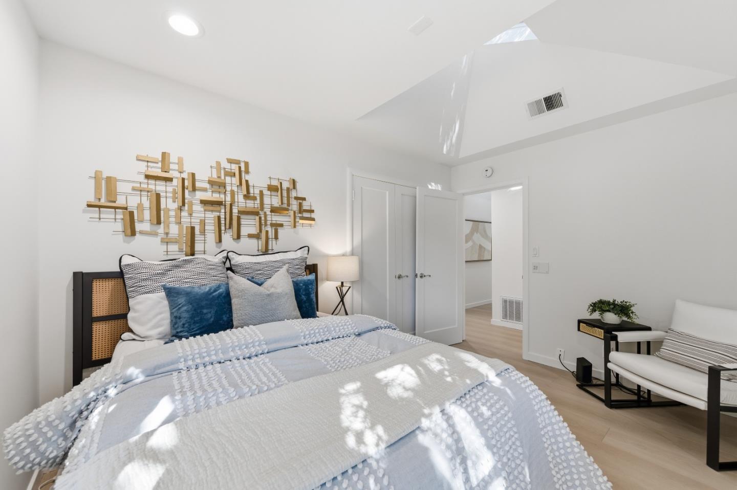 Detail Gallery Image 30 of 65 For 1023 Mercedes Ave, Los Altos,  CA 94022 - 4 Beds | 3 Baths