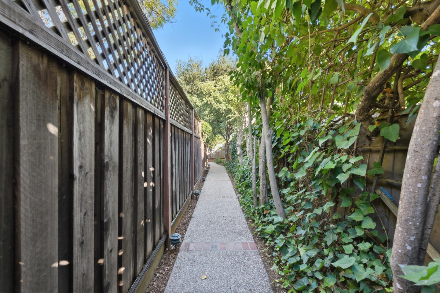 Detail Gallery Image 44 of 65 For 1023 Mercedes Ave, Los Altos,  CA 94022 - 4 Beds | 3 Baths