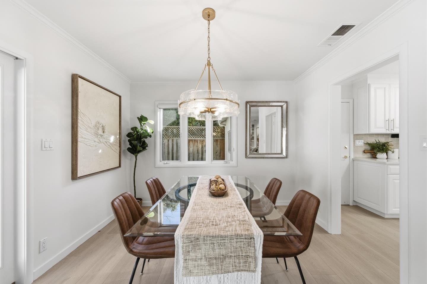 Detail Gallery Image 9 of 65 For 1023 Mercedes Ave, Los Altos,  CA 94022 - 4 Beds | 3 Baths