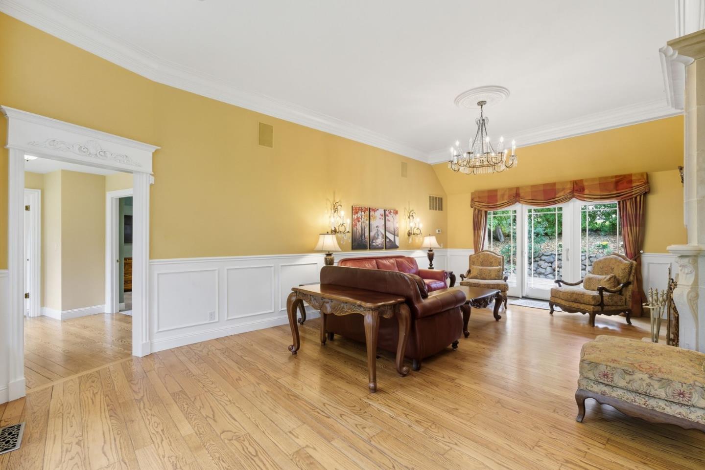 Detail Gallery Image 15 of 64 For 23423 Toyonita Rd, Los Altos Hills,  CA 94024 - 5 Beds | 4/1 Baths