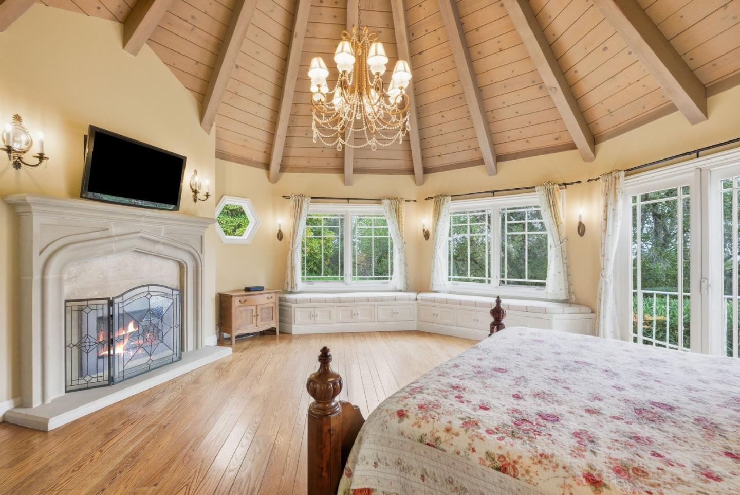 Detail Gallery Image 21 of 64 For 23423 Toyonita Rd, Los Altos Hills,  CA 94024 - 5 Beds | 4/1 Baths