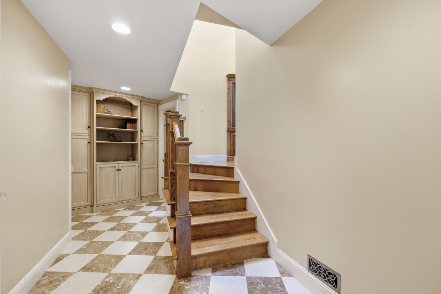 Detail Gallery Image 23 of 64 For 23423 Toyonita Rd, Los Altos Hills,  CA 94024 - 5 Beds | 4/1 Baths