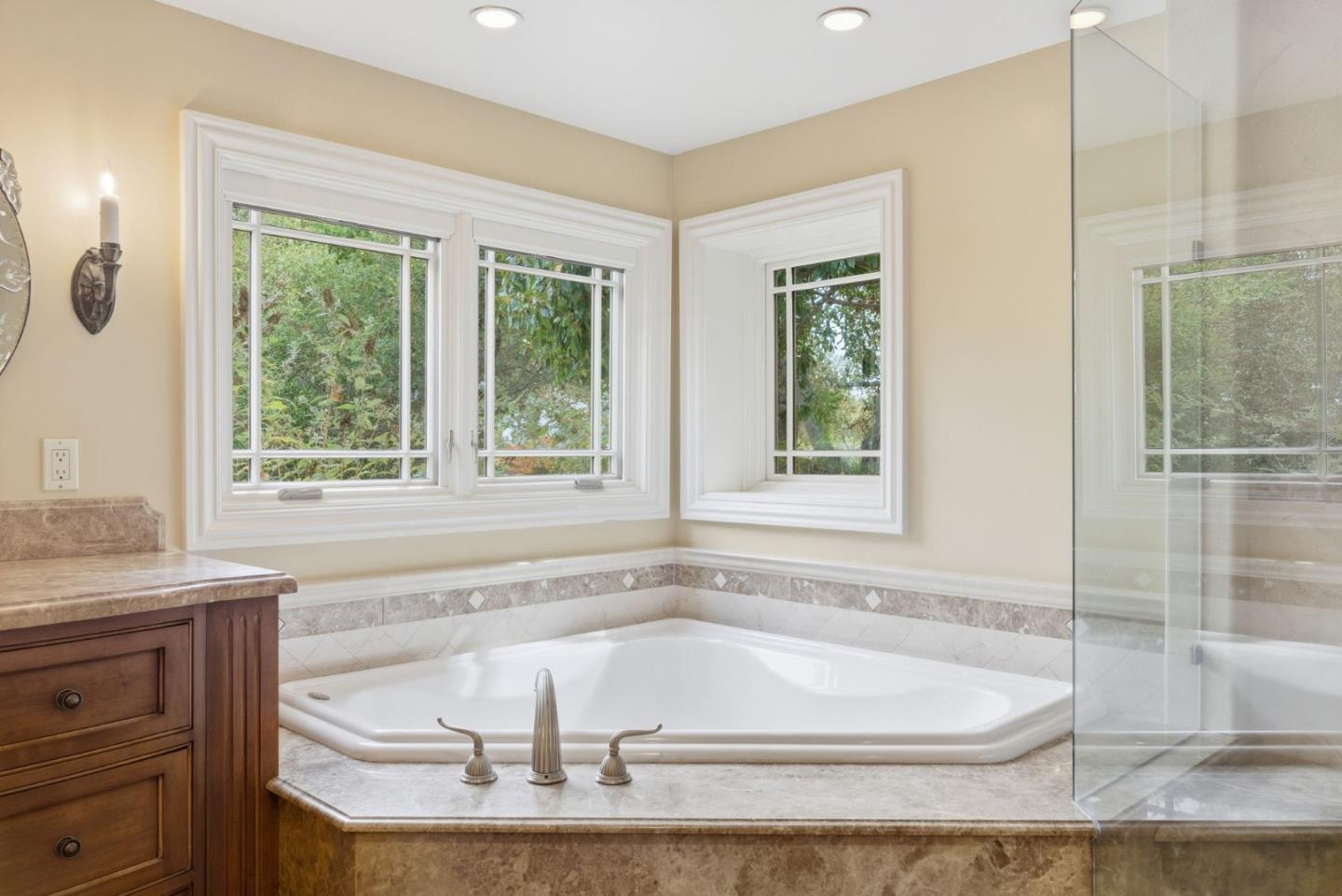 Detail Gallery Image 25 of 64 For 23423 Toyonita Rd, Los Altos Hills,  CA 94024 - 5 Beds | 4/1 Baths