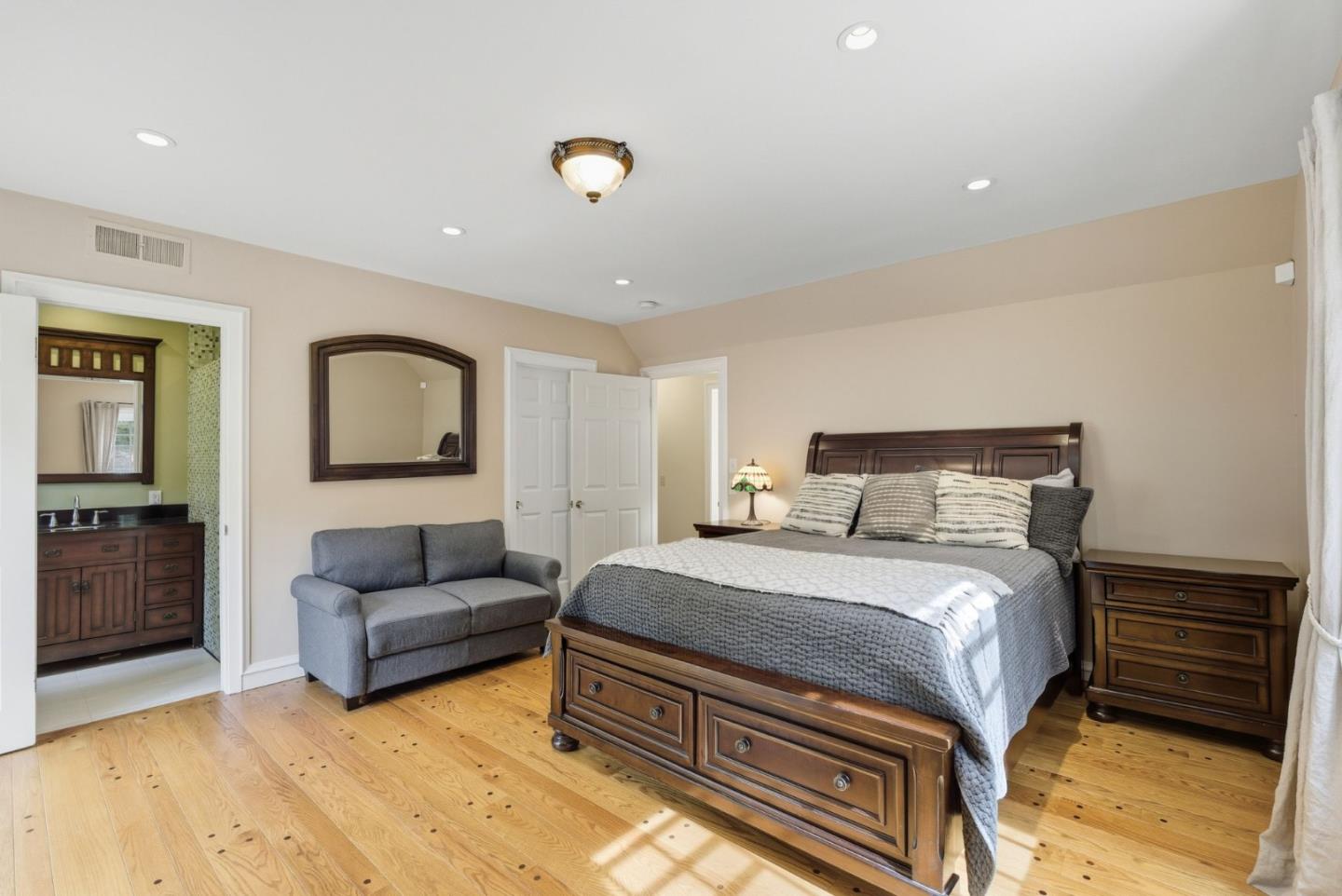 Detail Gallery Image 38 of 64 For 23423 Toyonita Rd, Los Altos Hills,  CA 94024 - 5 Beds | 4/1 Baths