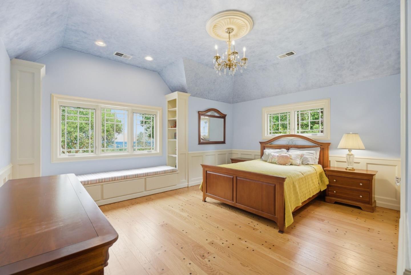 Detail Gallery Image 43 of 64 For 23423 Toyonita Rd, Los Altos Hills,  CA 94024 - 5 Beds | 4/1 Baths