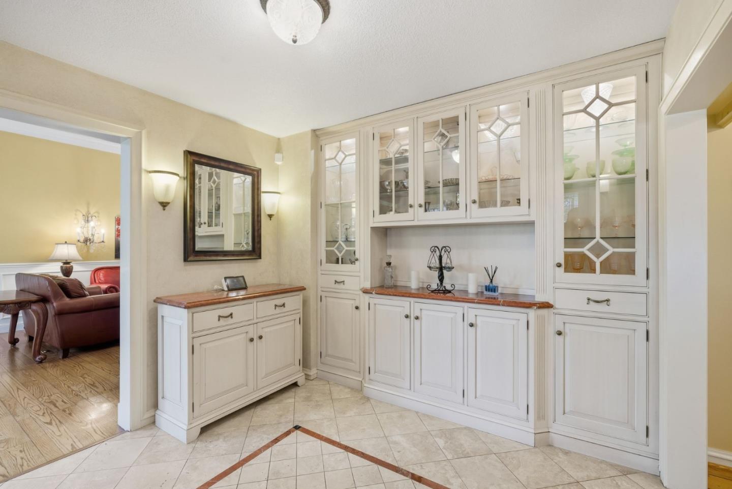 Detail Gallery Image 8 of 64 For 23423 Toyonita Rd, Los Altos Hills,  CA 94024 - 5 Beds | 4/1 Baths