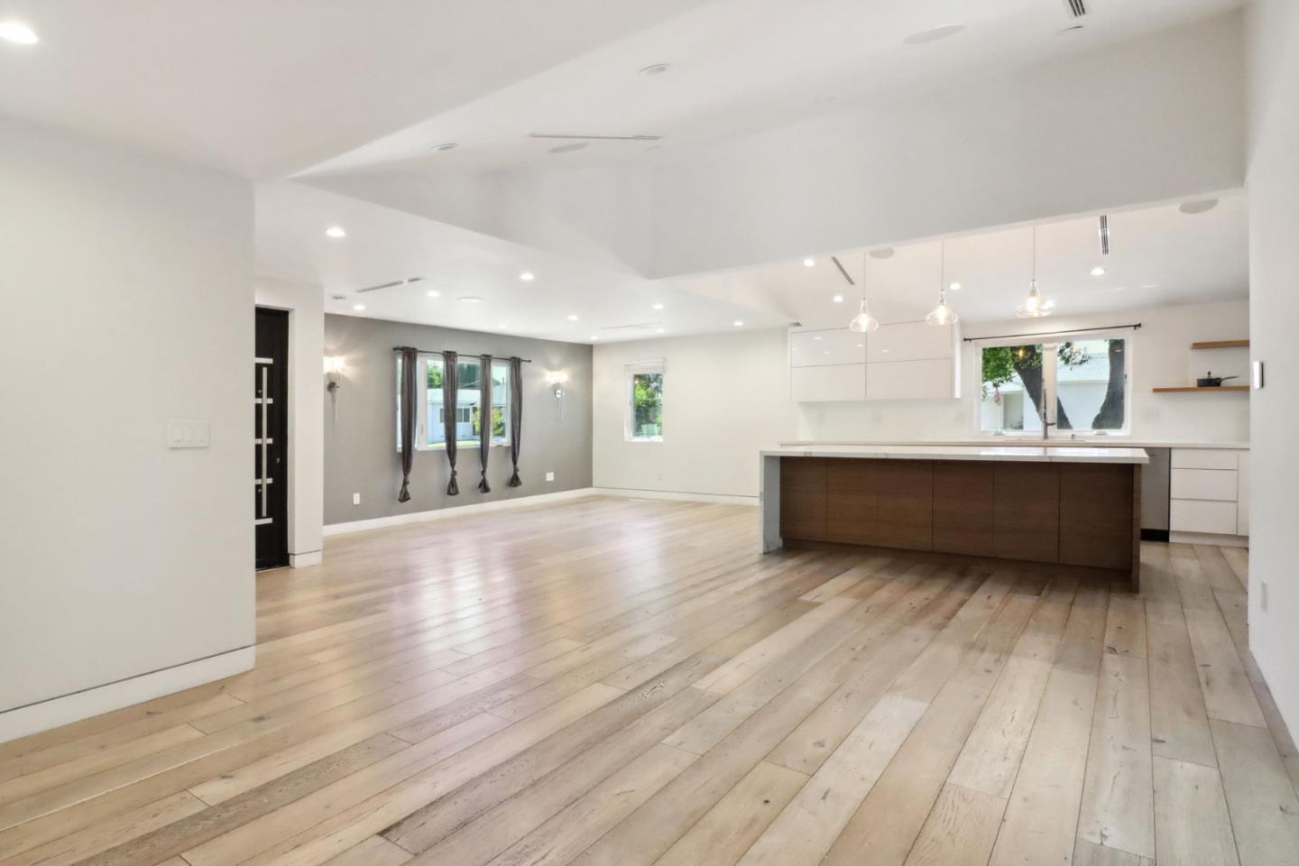 Front Image Thumbnail for ML82025636