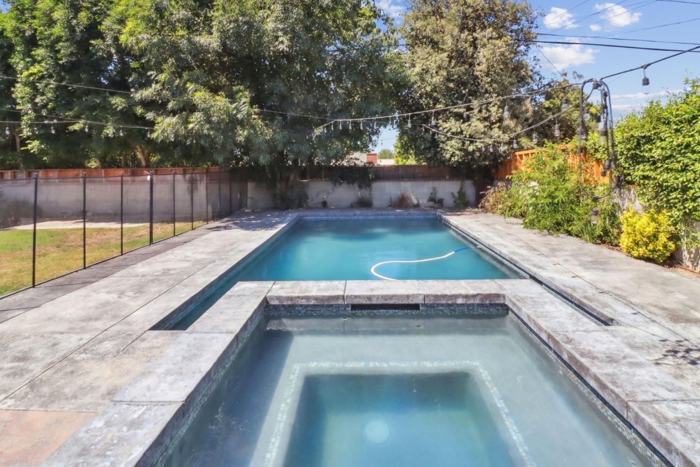 Detail Gallery Image 23 of 25 For 19041 Calvert St, Tarzana,  CA 91335 - 5 Beds | 3/1 Baths