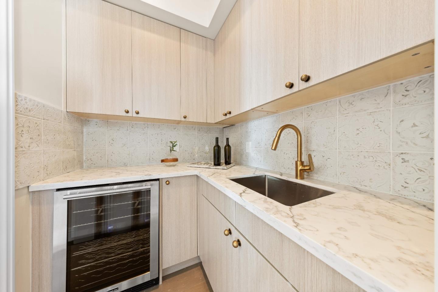 Detail Gallery Image 31 of 117 For 291 Atherton Ave, Atherton,  CA 94027 - 7 Beds | 7/1 Baths