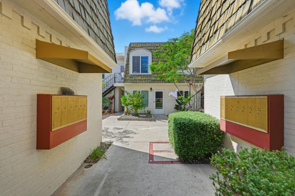 Detail Gallery Image 4 of 25 For 4036 Shasta St #14,  San Diego,  CA 92109 - 2 Beds | 2 Baths