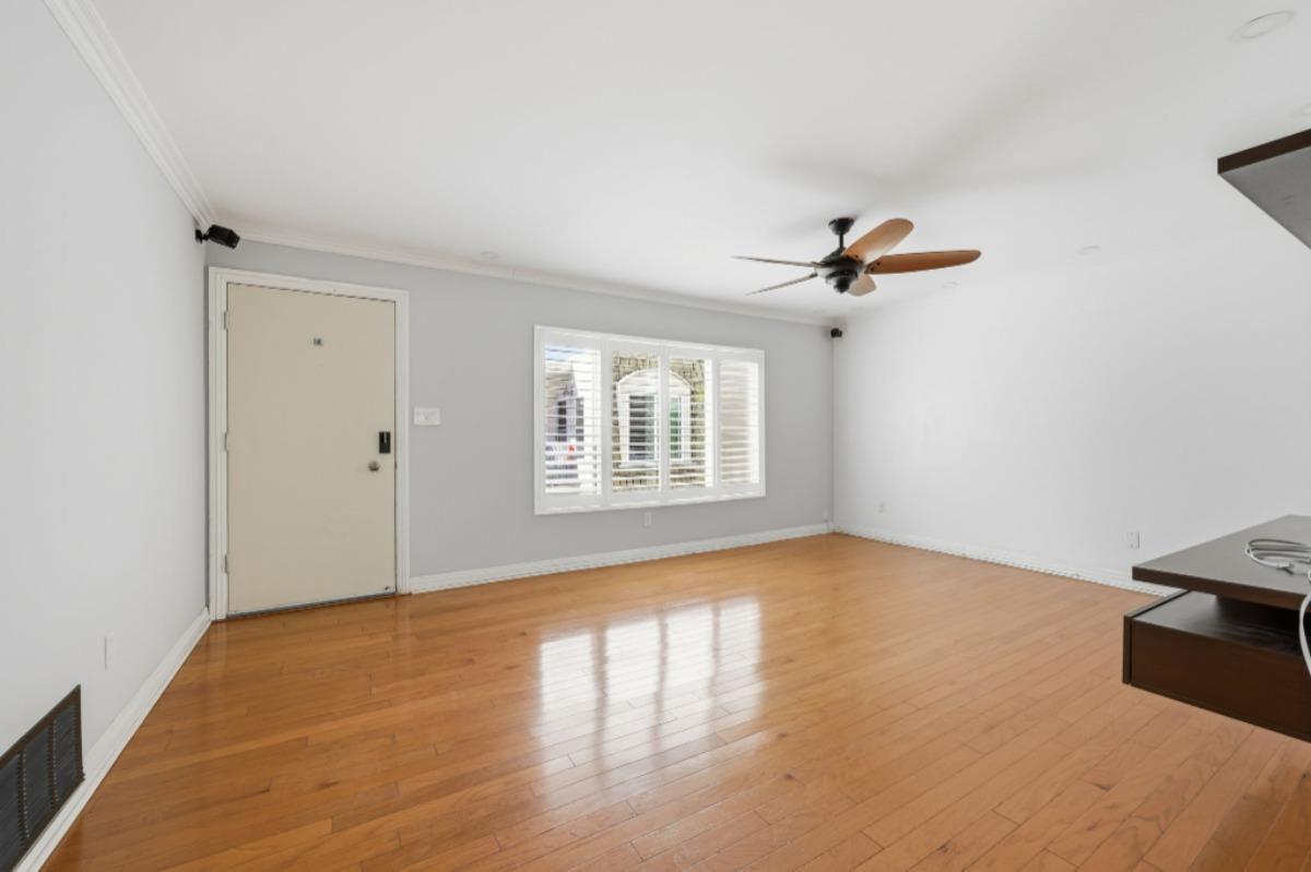 Detail Gallery Image 5 of 25 For 4036 Shasta St #14,  San Diego,  CA 92109 - 2 Beds | 2 Baths