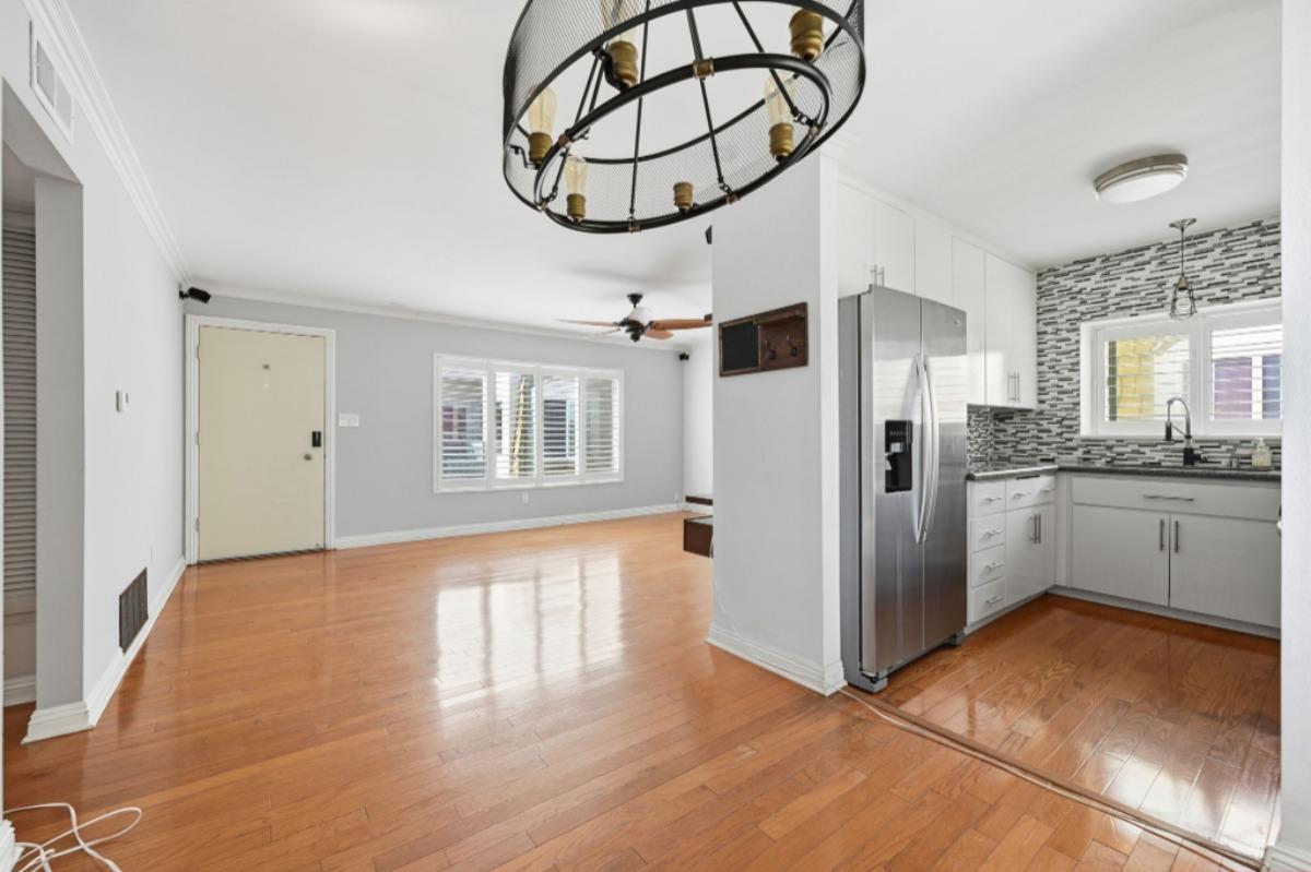 Detail Gallery Image 7 of 25 For 4036 Shasta St #14,  San Diego,  CA 92109 - 2 Beds | 2 Baths