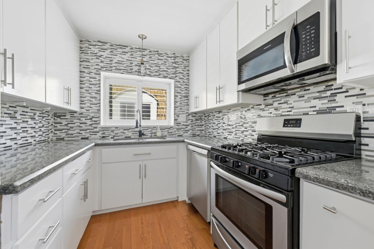 Detail Gallery Image 9 of 25 For 4036 Shasta St #14,  San Diego,  CA 92109 - 2 Beds | 2 Baths