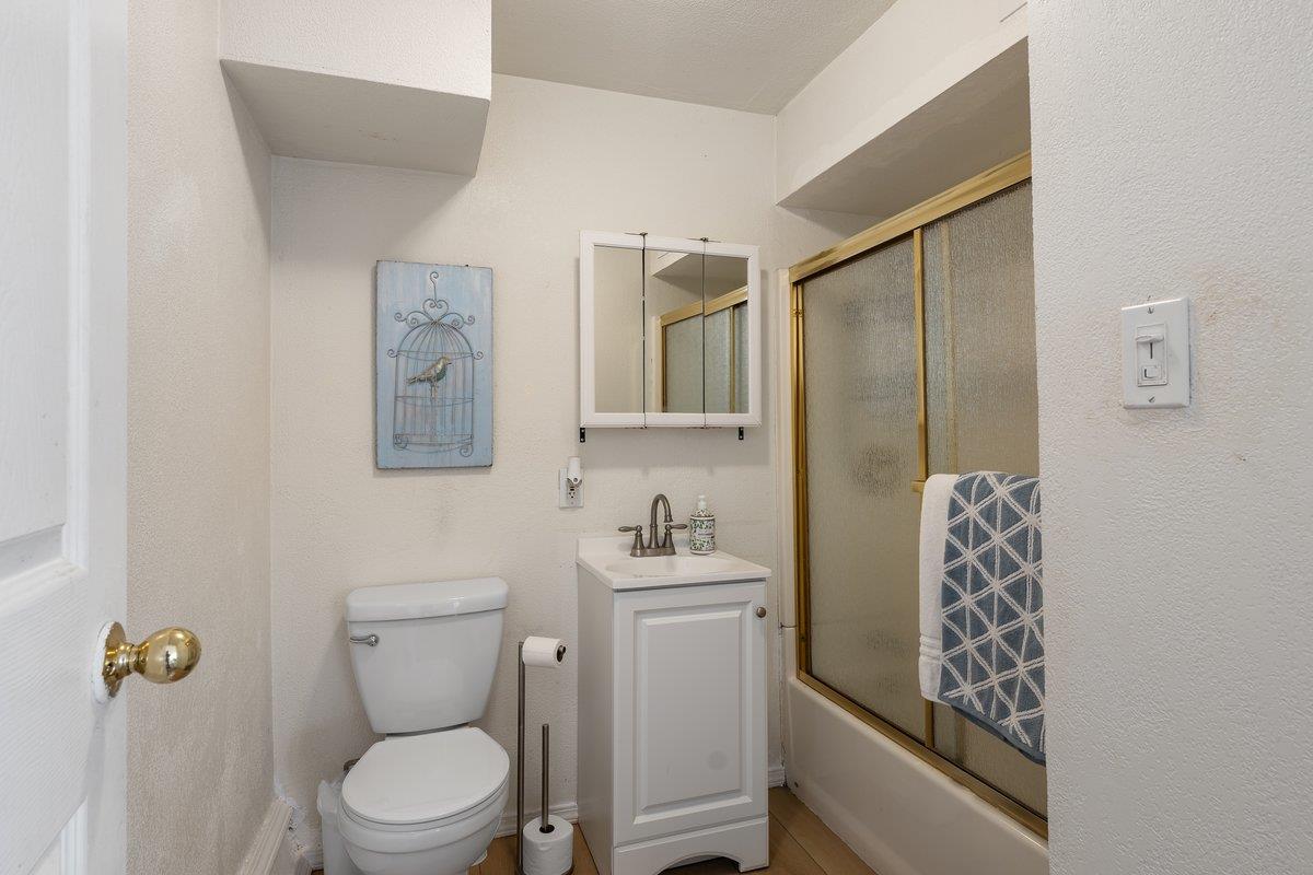 Detail Gallery Image 12 of 13 For 15 Cliffside Dr, Daly City,  CA 94015 - 3 Beds | 2 Baths