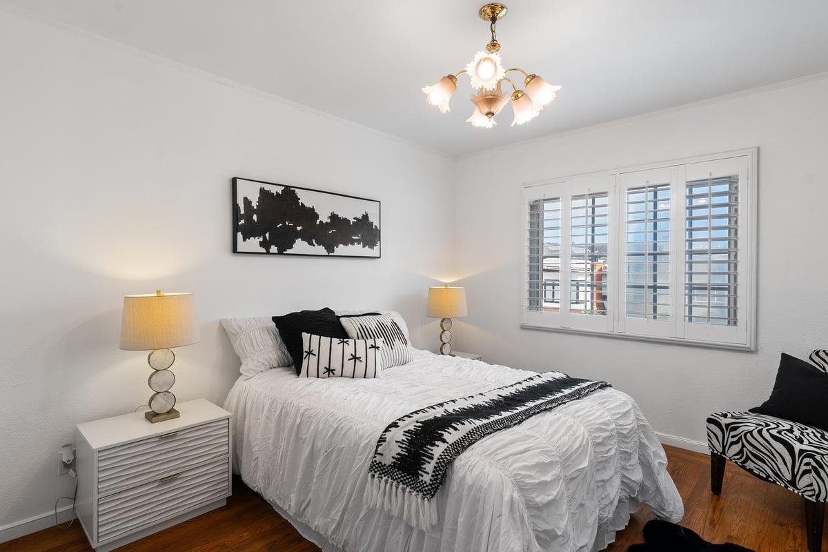 Detail Gallery Image 7 of 9 For 15 Cliffside Dr, Daly City,  CA 94015 - 3 Beds | 2 Baths