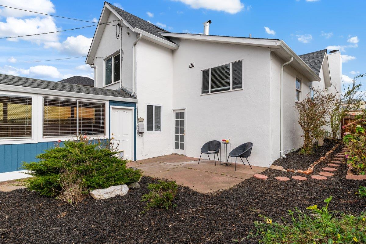 Detail Gallery Image 9 of 9 For 15 Cliffside Dr, Daly City,  CA 94015 - 3 Beds | 2 Baths