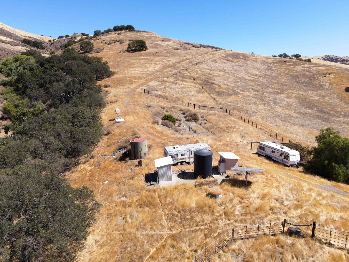 Detail Gallery Image 10 of 33 For 19967 Panoche Rd, Paicines,  CA 95043 - – Beds | – Baths