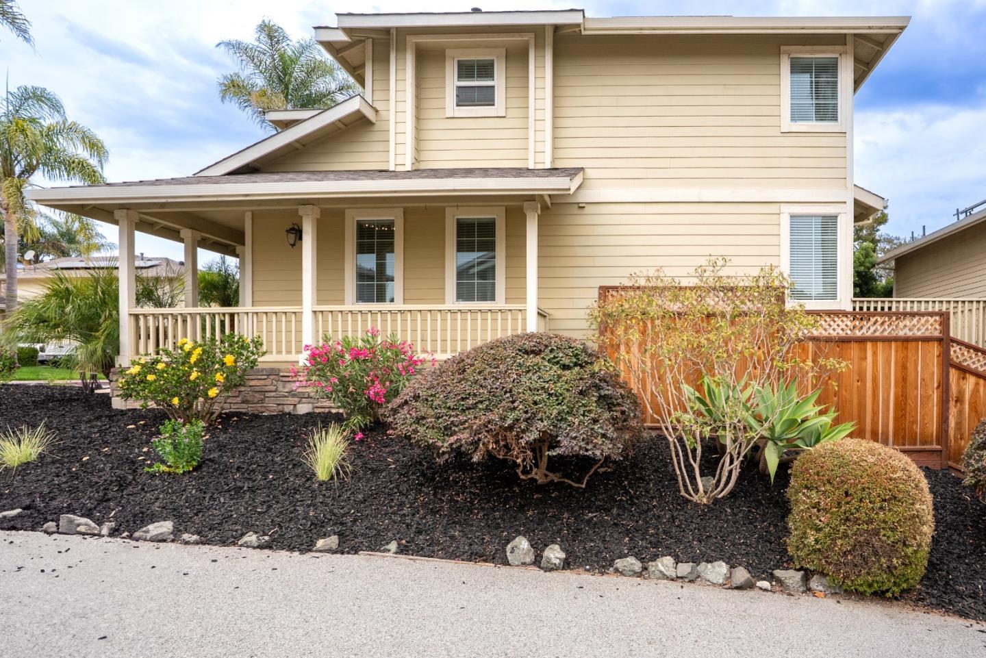 Detail Gallery Image 3 of 24 For 149 Cherry Blossom Dr, Freedom,  CA 95019 - 4 Beds | 2/1 Baths