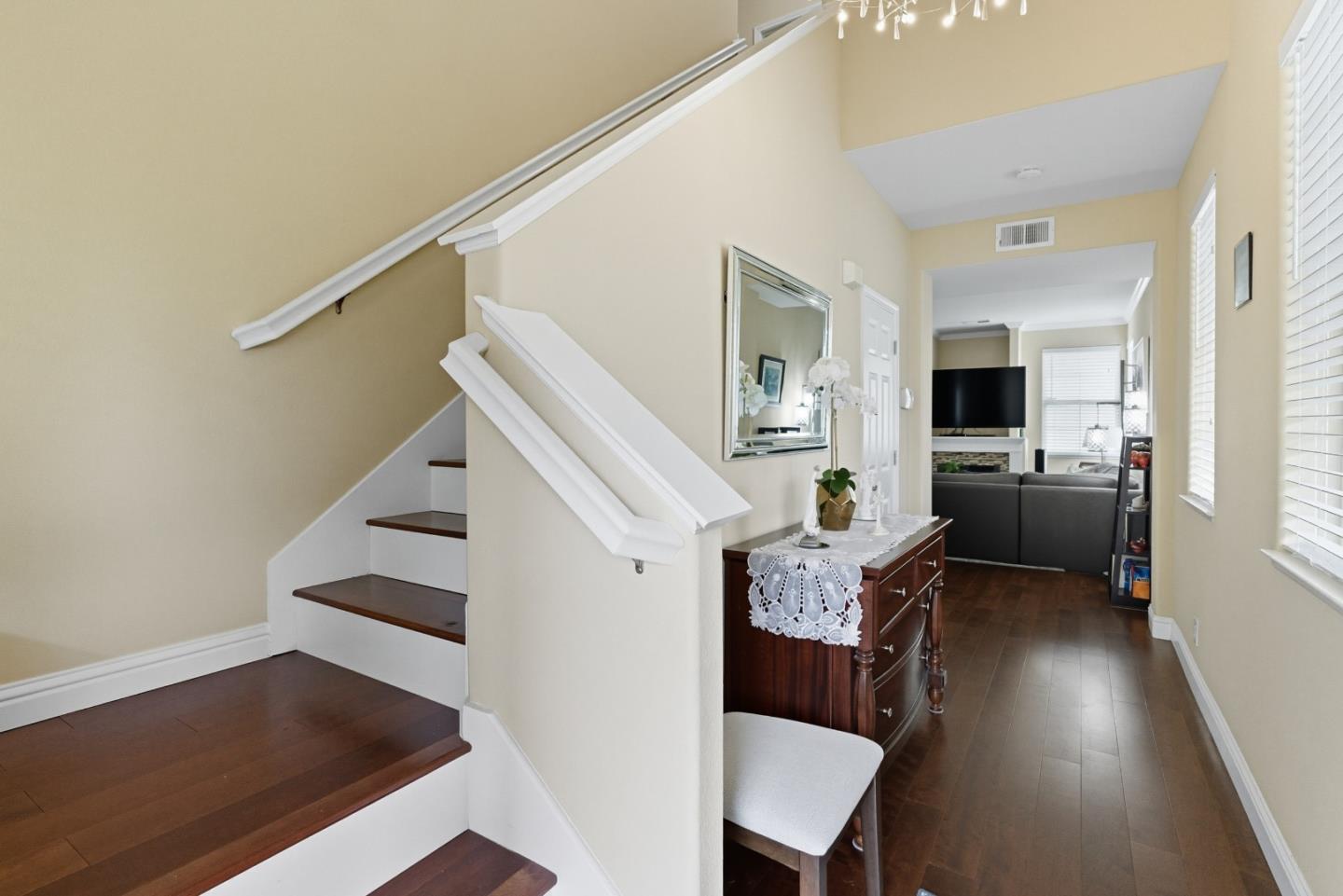 Detail Gallery Image 5 of 24 For 149 Cherry Blossom Dr, Freedom,  CA 95019 - 4 Beds | 2/1 Baths