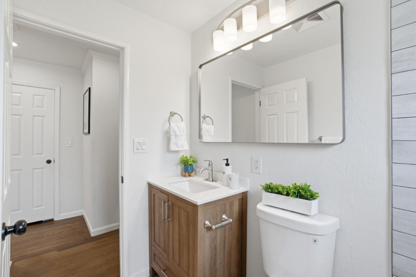 Detail Gallery Image 10 of 40 For 383 Monterey Rd, Pacifica,  CA 94044 - 3 Beds | 2 Baths