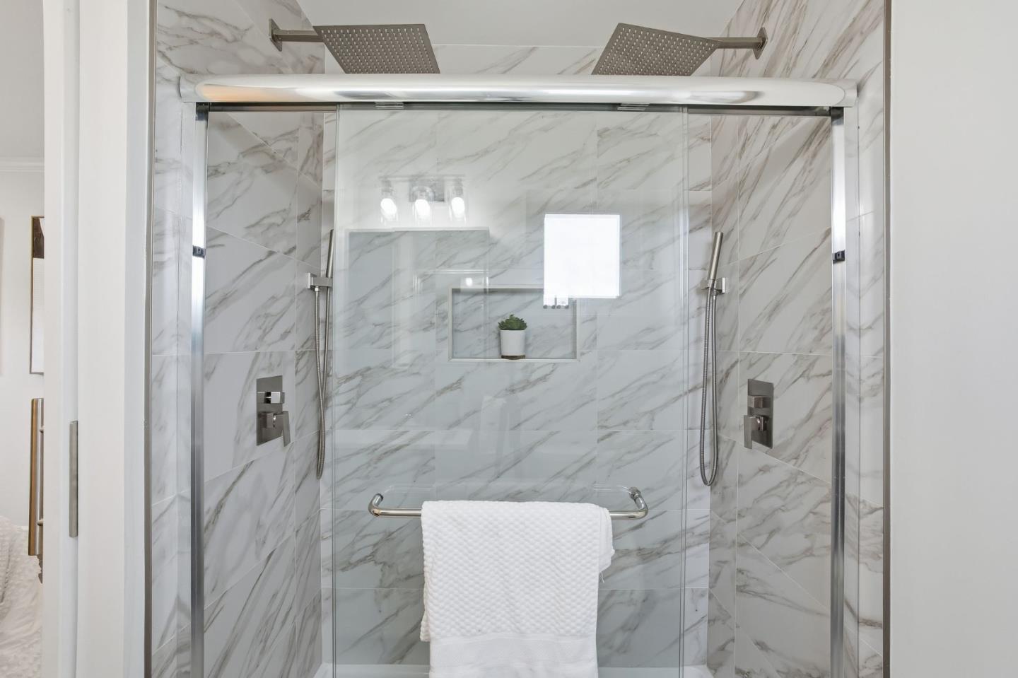 Detail Gallery Image 11 of 40 For 383 Monterey Rd, Pacifica,  CA 94044 - 3 Beds | 2 Baths