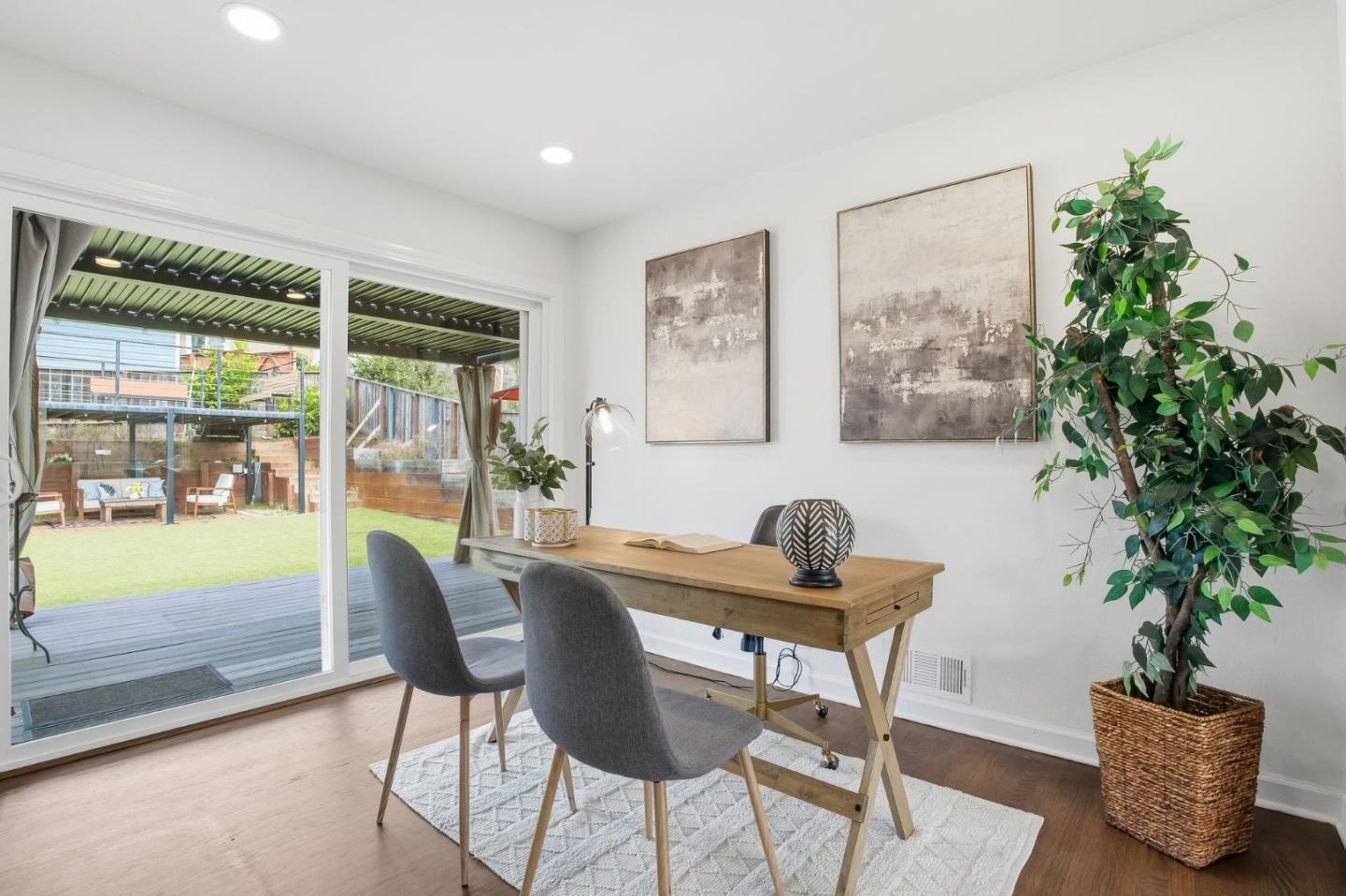 Detail Gallery Image 17 of 40 For 383 Monterey Rd, Pacifica,  CA 94044 - 3 Beds | 2 Baths