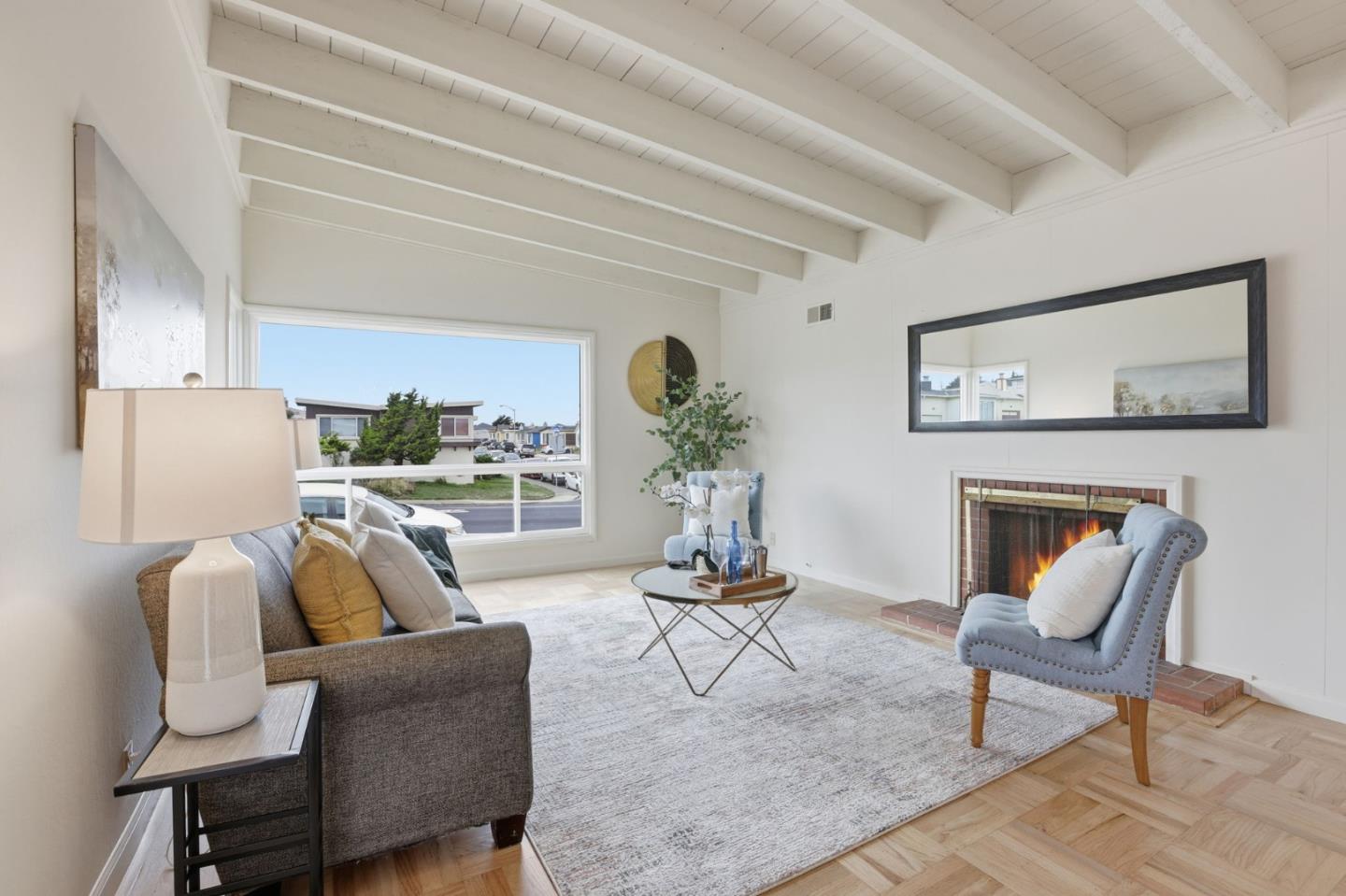 Detail Gallery Image 4 of 19 For 649 Skyline Dr, Daly City,  CA 94015 - 3 Beds | 2 Baths