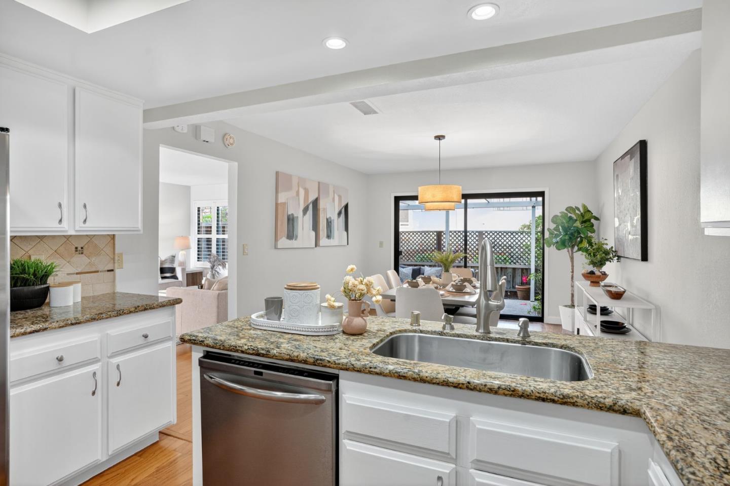 Detail Gallery Image 6 of 15 For 1122 Hearth Ct, San Jose,  CA 95120 - 4 Beds | 2/1 Baths