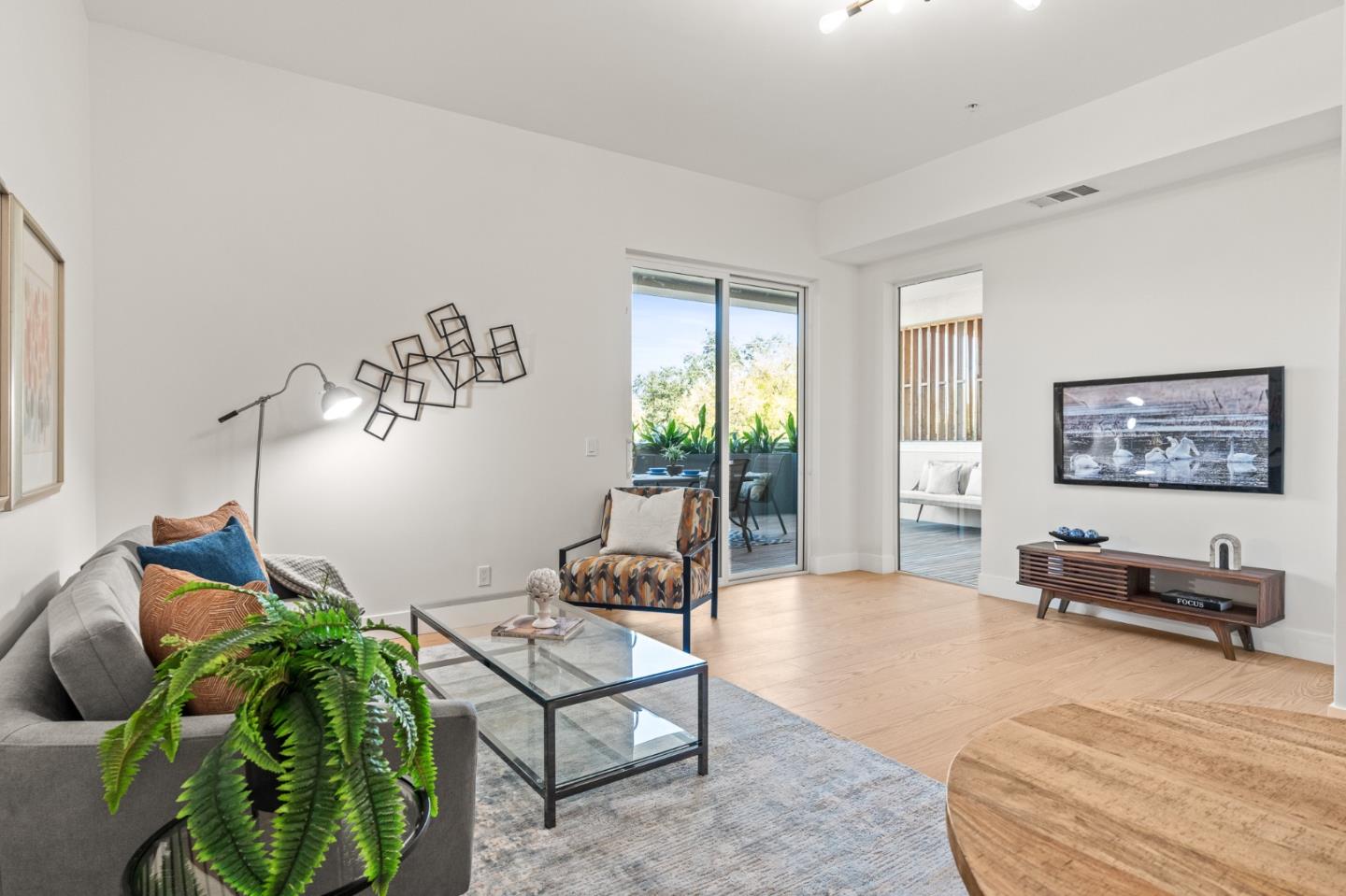 Detail Gallery Image 10 of 22 For 4115 El Camino Real #222,  Palo Alto,  CA 94306 - 1 Beds | 1 Baths