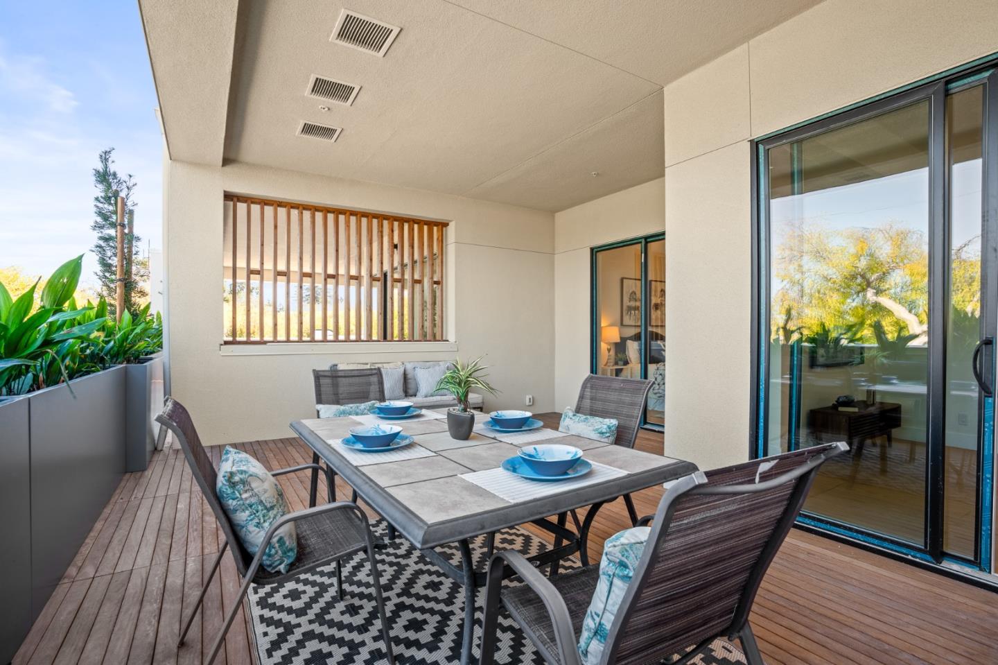 Detail Gallery Image 6 of 22 For 4115 El Camino Real #222,  Palo Alto,  CA 94306 - 1 Beds | 1 Baths