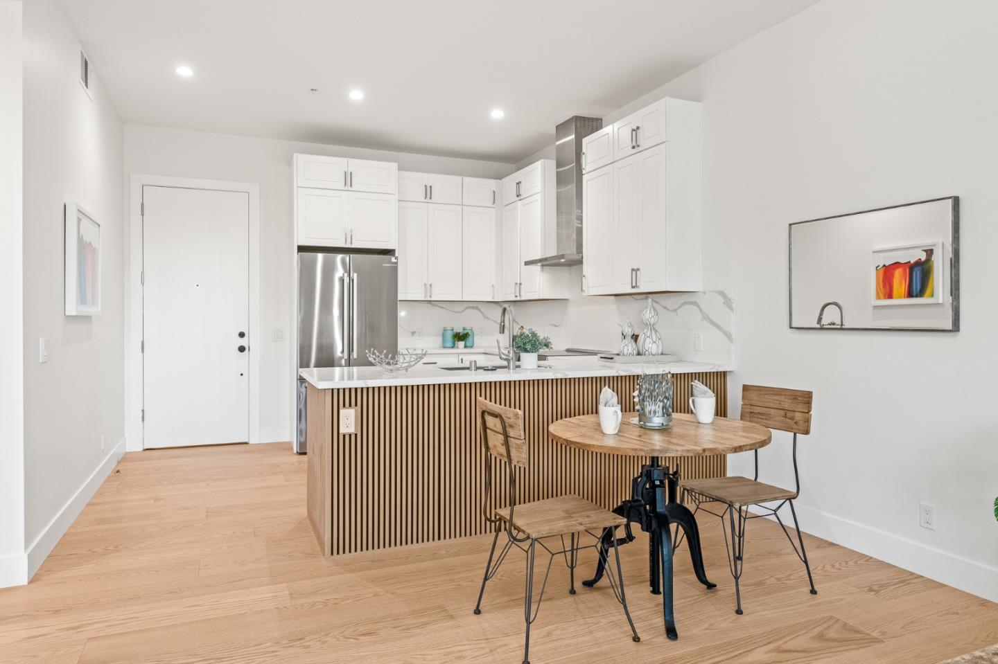 Detail Gallery Image 8 of 22 For 4115 El Camino Real #222,  Palo Alto,  CA 94306 - 1 Beds | 1 Baths