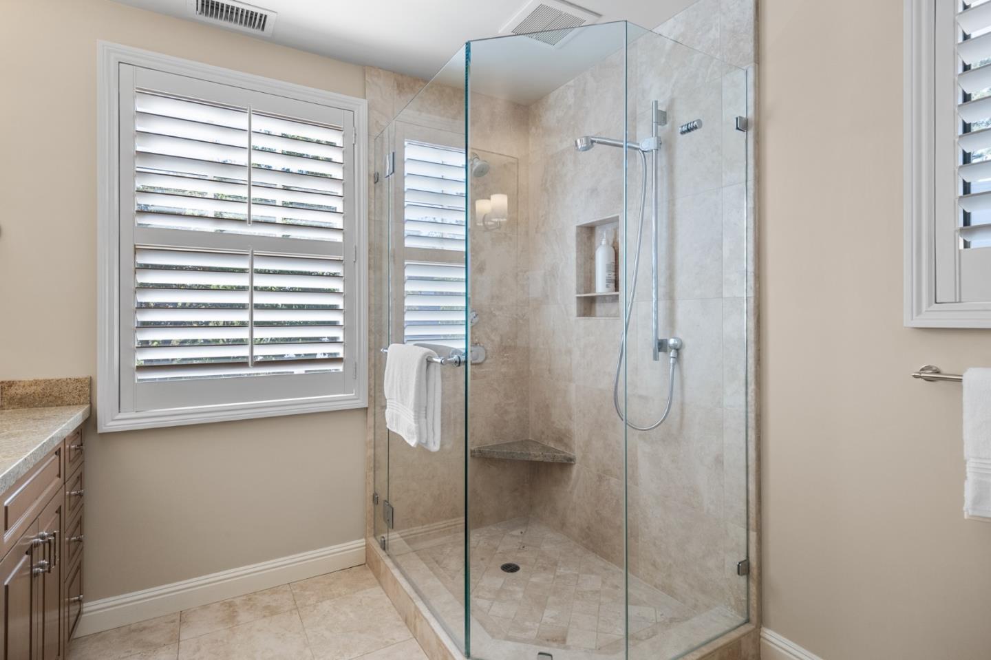 Detail Gallery Image 30 of 66 For 1568 Columbus Ave, Burlingame,  CA 94010 - 4 Beds | 3/1 Baths