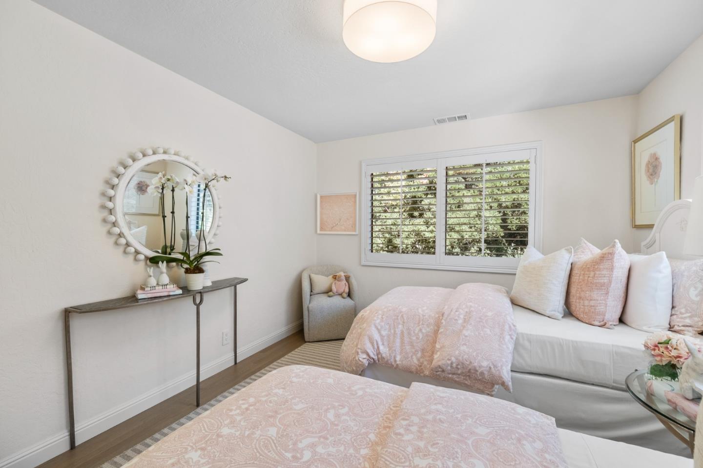 Detail Gallery Image 40 of 66 For 1568 Columbus Ave, Burlingame,  CA 94010 - 4 Beds | 3/1 Baths