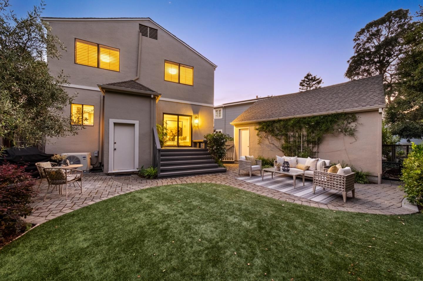 Detail Gallery Image 46 of 66 For 1568 Columbus Ave, Burlingame,  CA 94010 - 4 Beds | 3/1 Baths