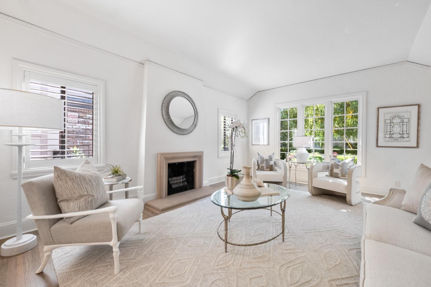 Detail Gallery Image 5 of 66 For 1568 Columbus Ave, Burlingame,  CA 94010 - 4 Beds | 3/1 Baths