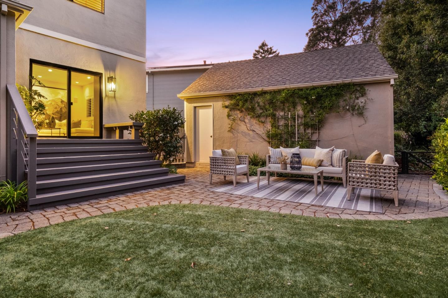 Detail Gallery Image 52 of 66 For 1568 Columbus Ave, Burlingame,  CA 94010 - 4 Beds | 3/1 Baths