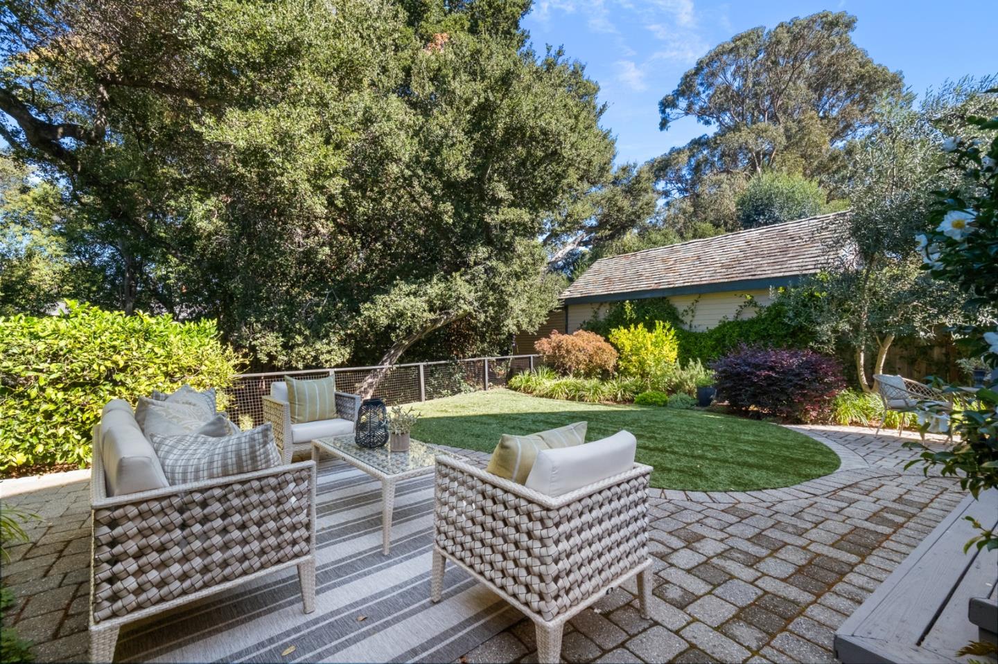 Detail Gallery Image 53 of 66 For 1568 Columbus Ave, Burlingame,  CA 94010 - 4 Beds | 3/1 Baths