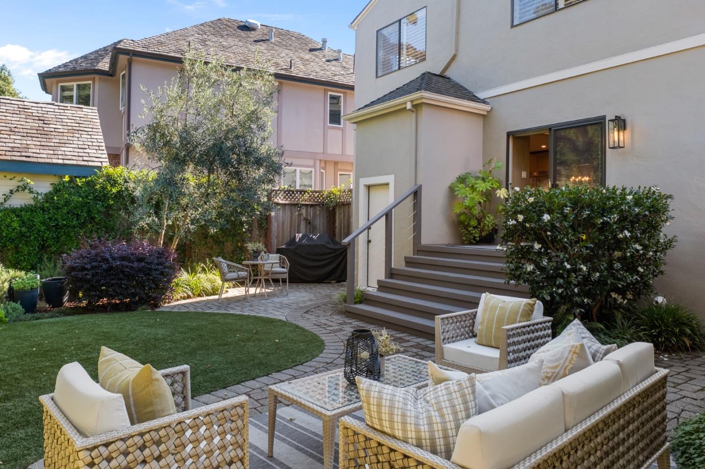 Detail Gallery Image 55 of 66 For 1568 Columbus Ave, Burlingame,  CA 94010 - 4 Beds | 3/1 Baths