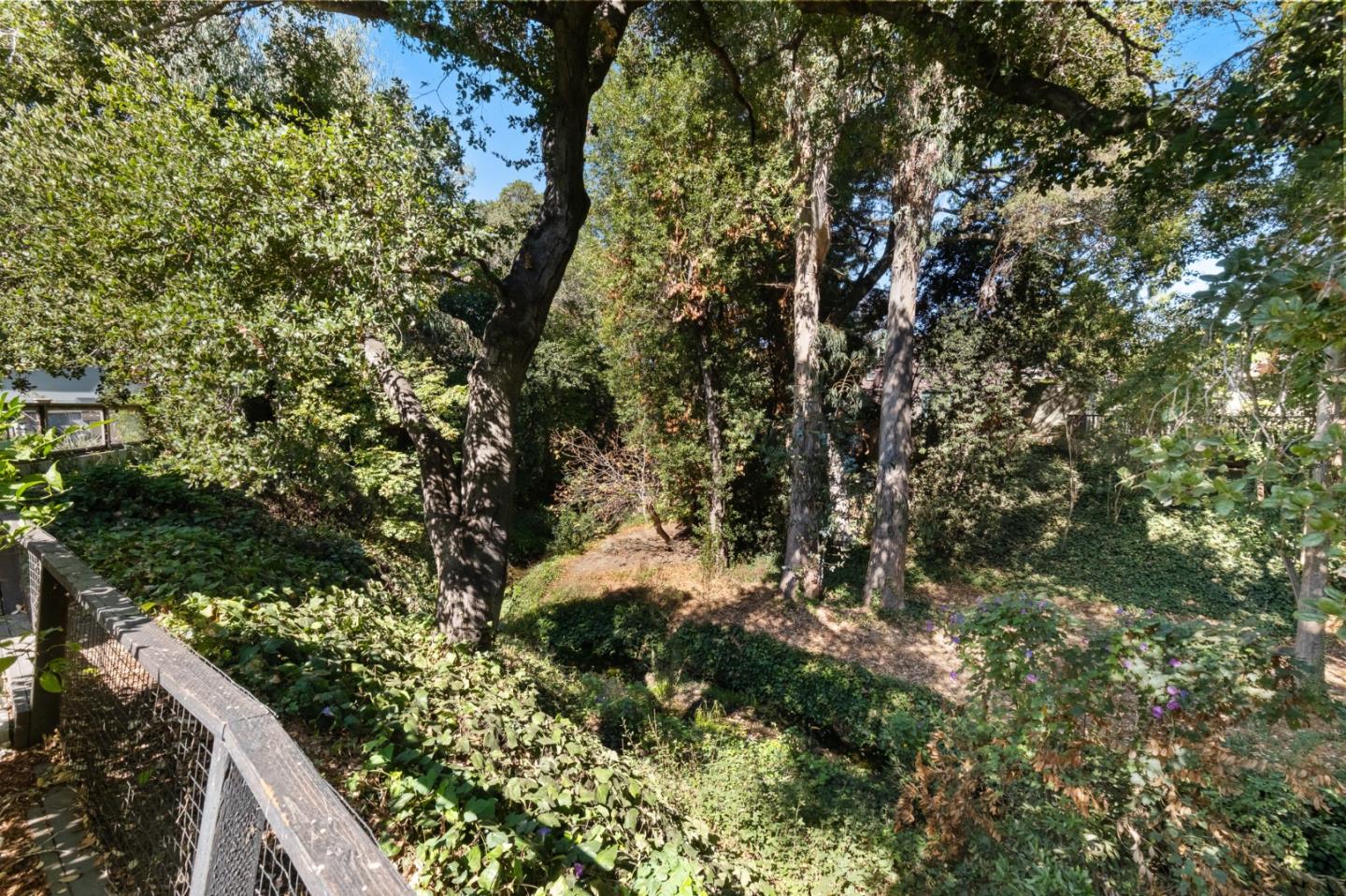 Detail Gallery Image 56 of 66 For 1568 Columbus Ave, Burlingame,  CA 94010 - 4 Beds | 3/1 Baths