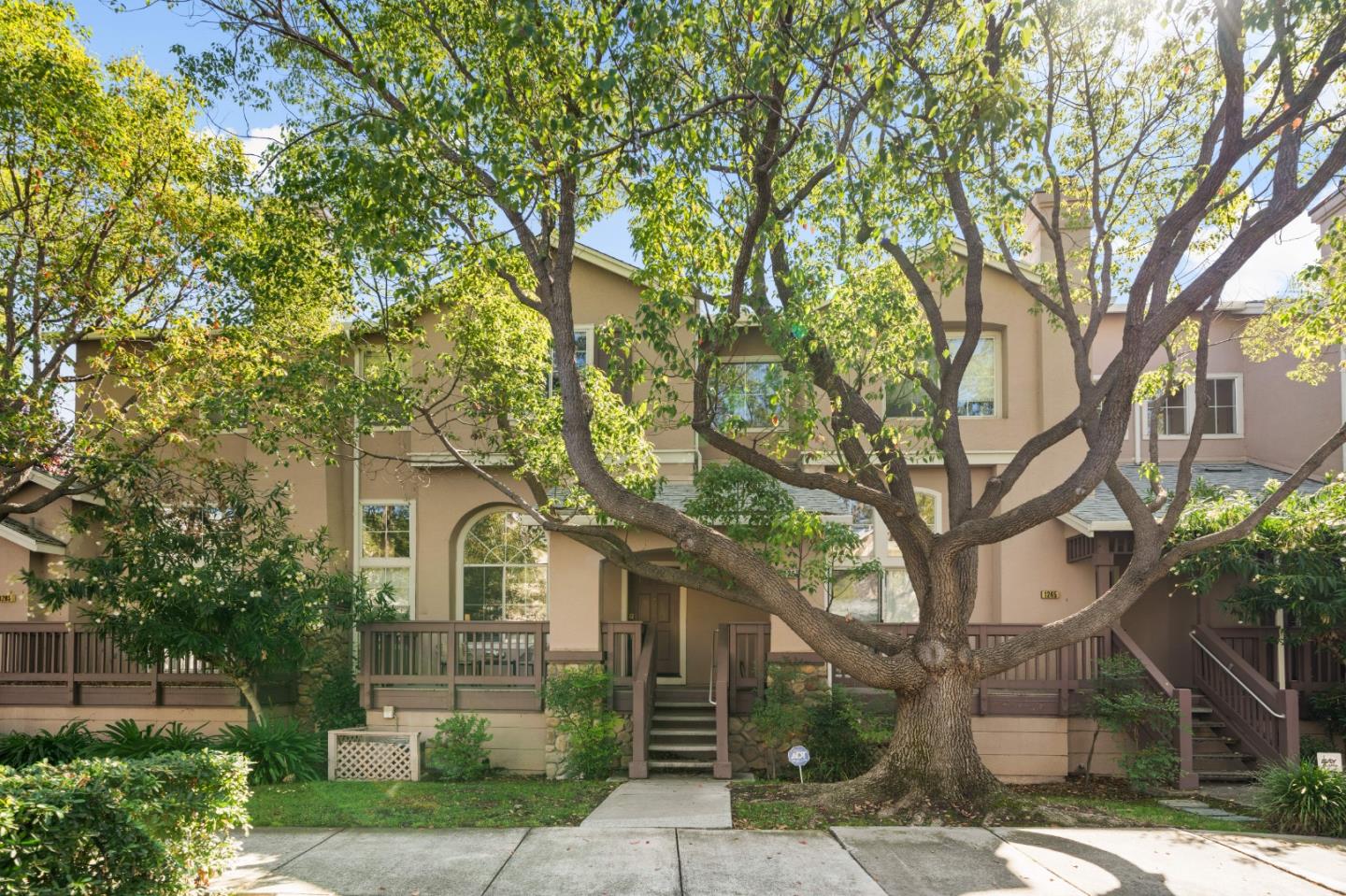 Detail Gallery Image 2 of 30 For 1225 Koi Ter, Fremont,  CA 94536 - 3 Beds | 2/1 Baths