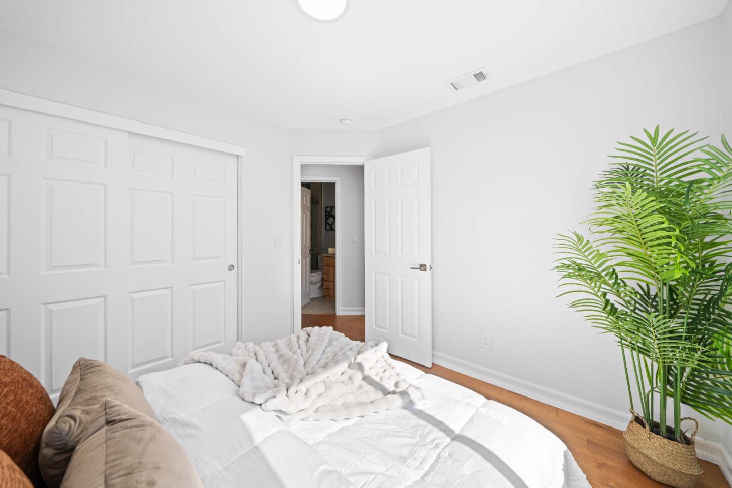 Detail Gallery Image 22 of 30 For 1225 Koi Ter, Fremont,  CA 94536 - 3 Beds | 2/1 Baths