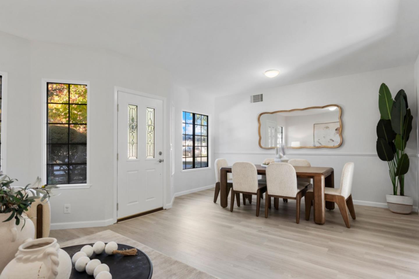 Detail Gallery Image 5 of 48 For 2627 Ohio Ave, Redwood City,  CA 94061 - 6 Beds | 3/1 Baths