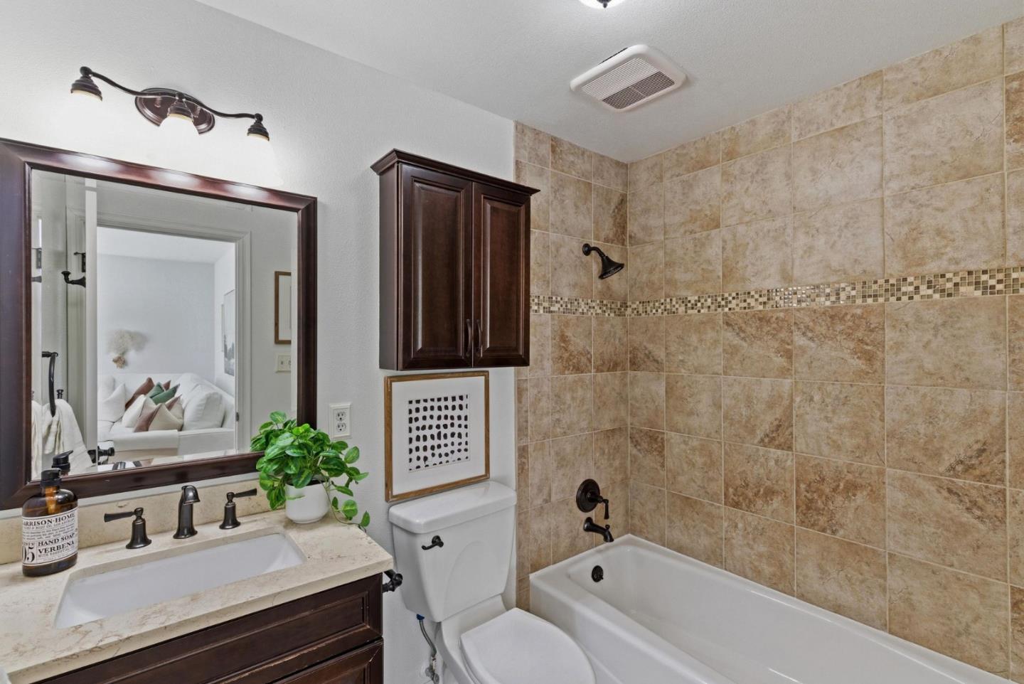 Detail Gallery Image 16 of 41 For 1748 Germaine Ct, Hayward,  CA 94541 - 3 Beds | 2 Baths