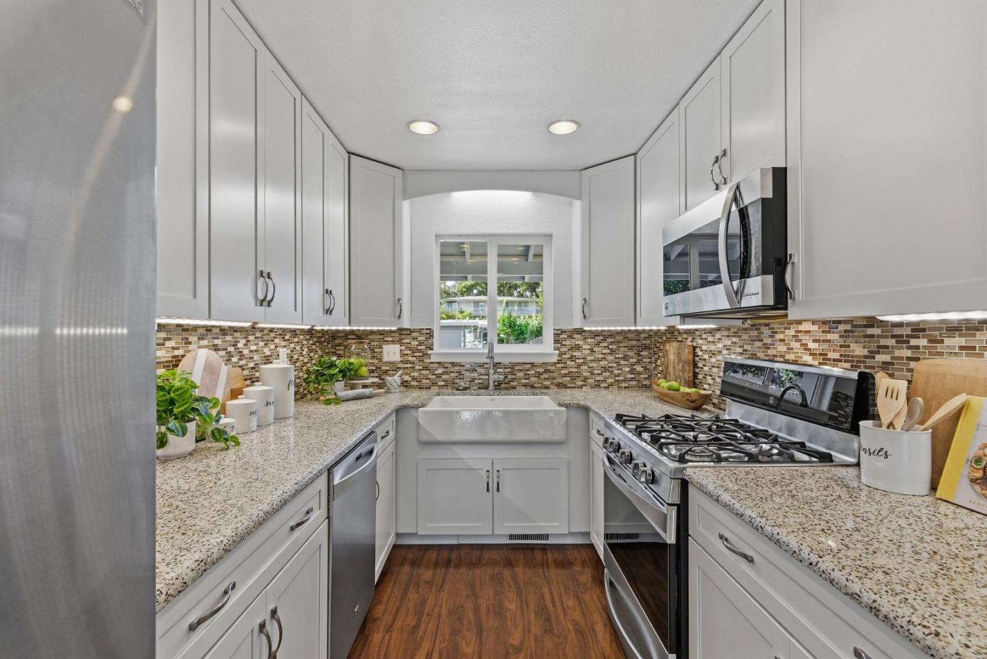 Detail Gallery Image 9 of 41 For 1748 Germaine Ct, Hayward,  CA 94541 - 3 Beds | 2 Baths